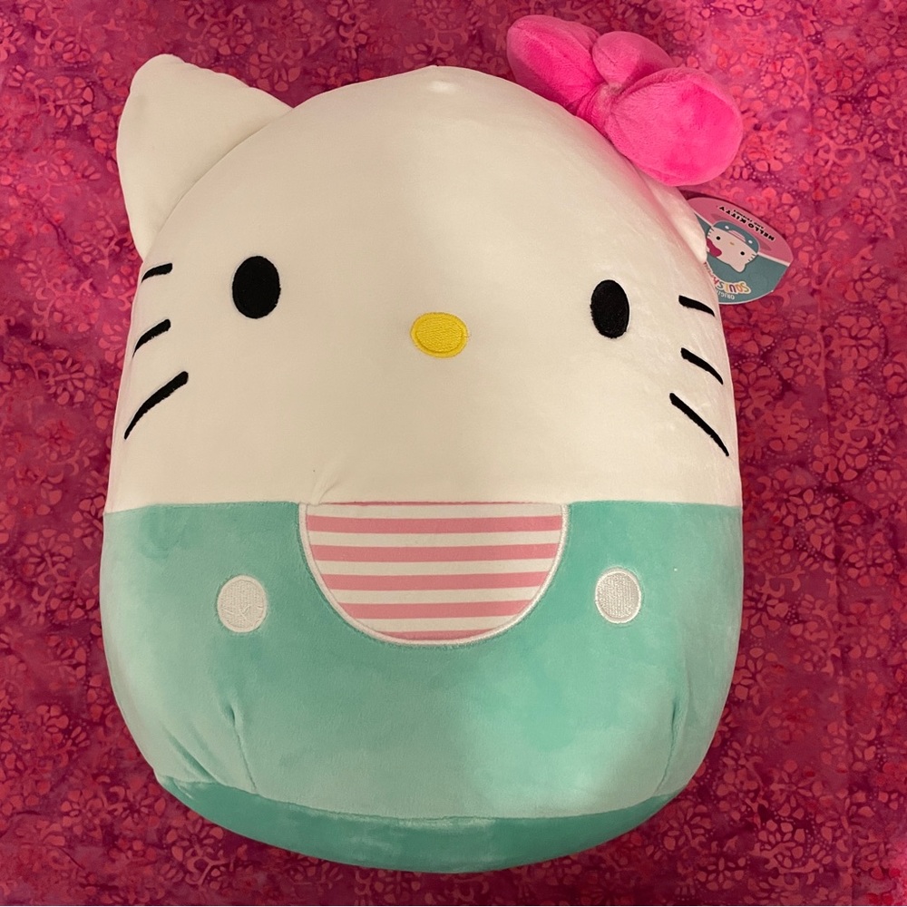 Hello Kitty Squishmallow